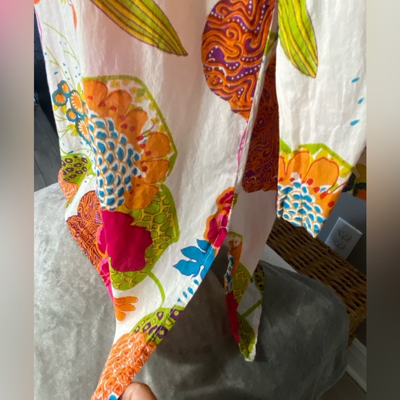 KikiSol M Ladies Tunic Beach Cover-up
Long sleeve
Floral
Cotton
Made in India - Picture 4 of 7